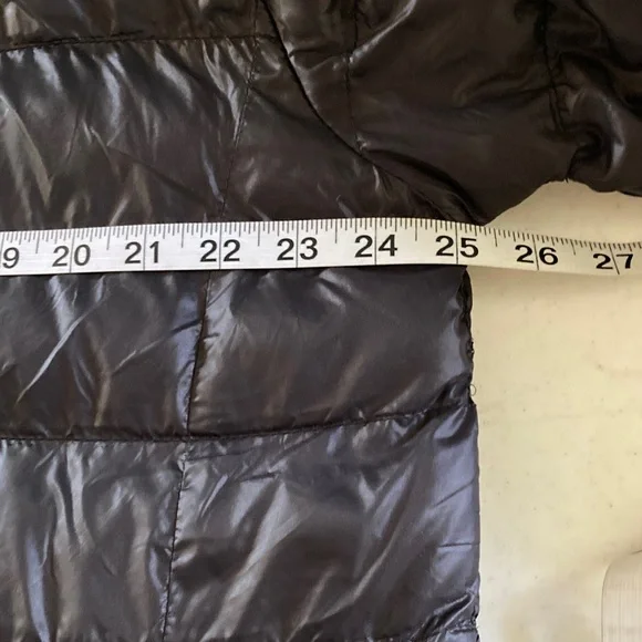 The North Face Quilted Black Hooded Jacket - Picture 10 of 12